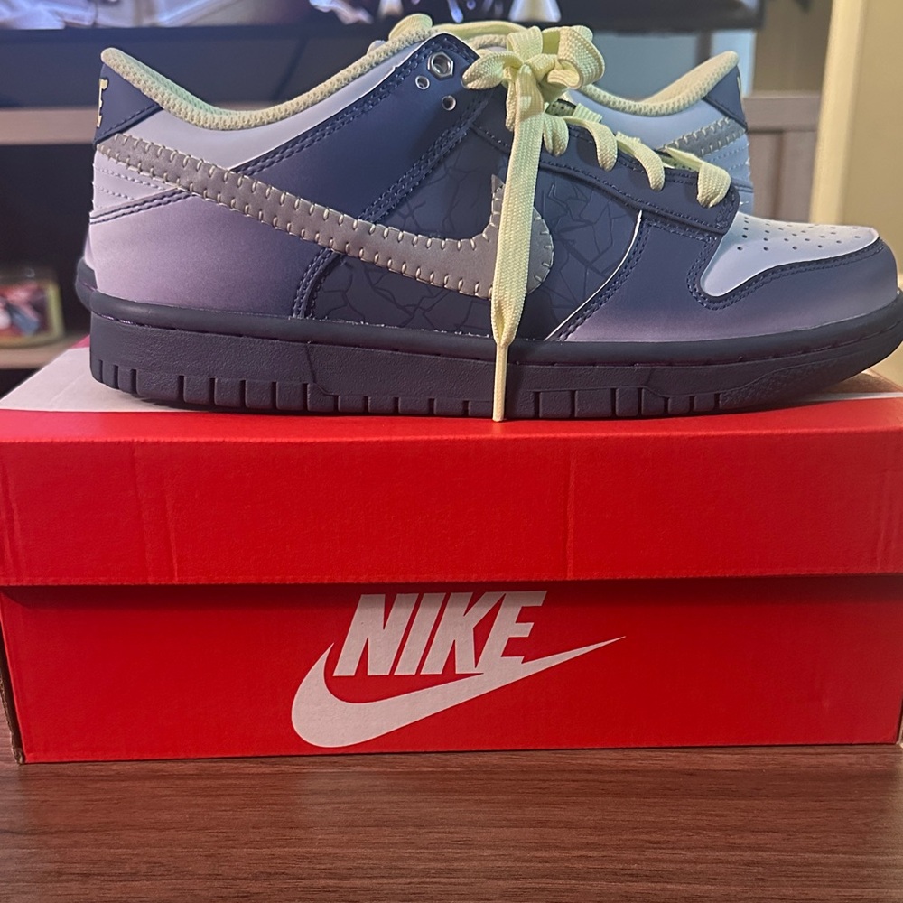 Nike Dunk Low Sneakers